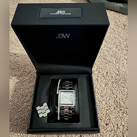 JBW- New Cristal Square 1/8 Diamond and Crystal Watch and Bracelet Set - Picture 7 of 9
